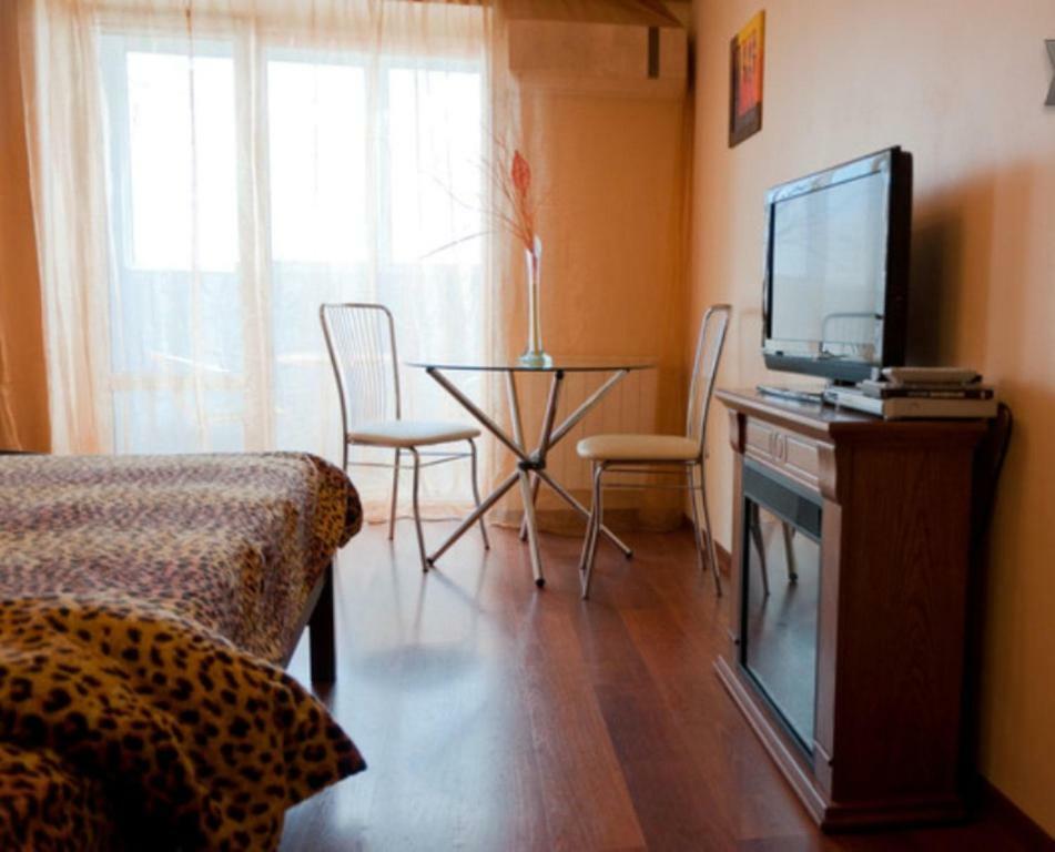 Modern Apartment With Panoramic View Near Metro 23August Harkov Kültér fotó
