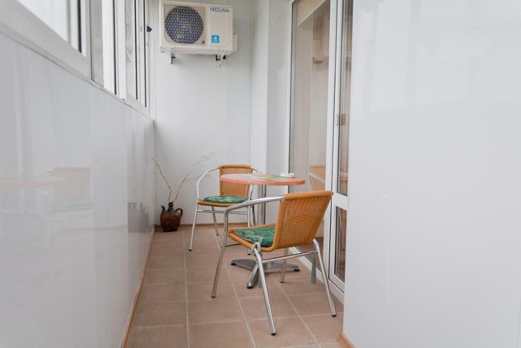 Modern Apartment With Panoramic View Near Metro 23August Harkov Kültér fotó