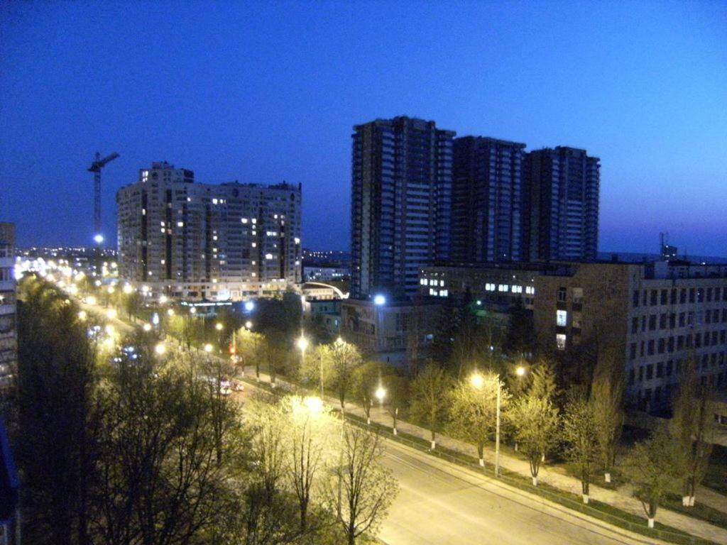 Modern Apartment With Panoramic View Near Metro 23August Harkov Kültér fotó